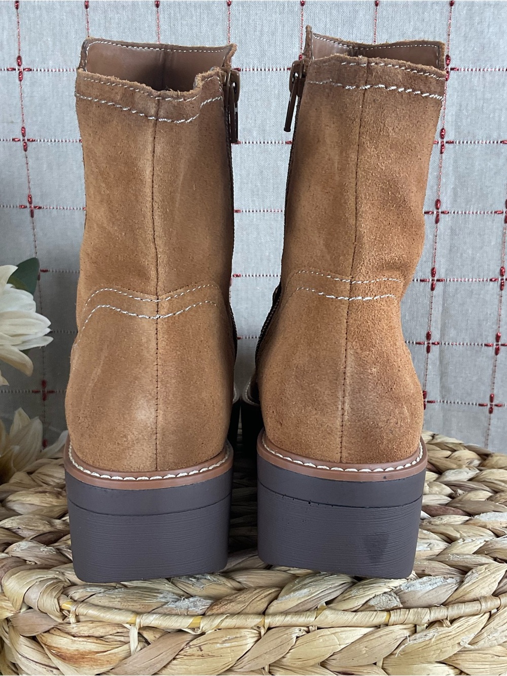 Naturalizer “Wylie” Tawny Brown Suede Wedge Platform Ankle Boots Size 6.5 - Picture 3 of 7
